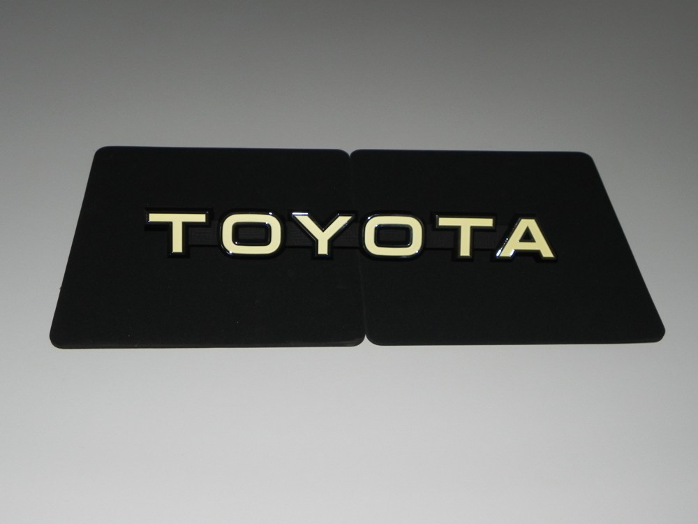 Emblem "TOYOTA"